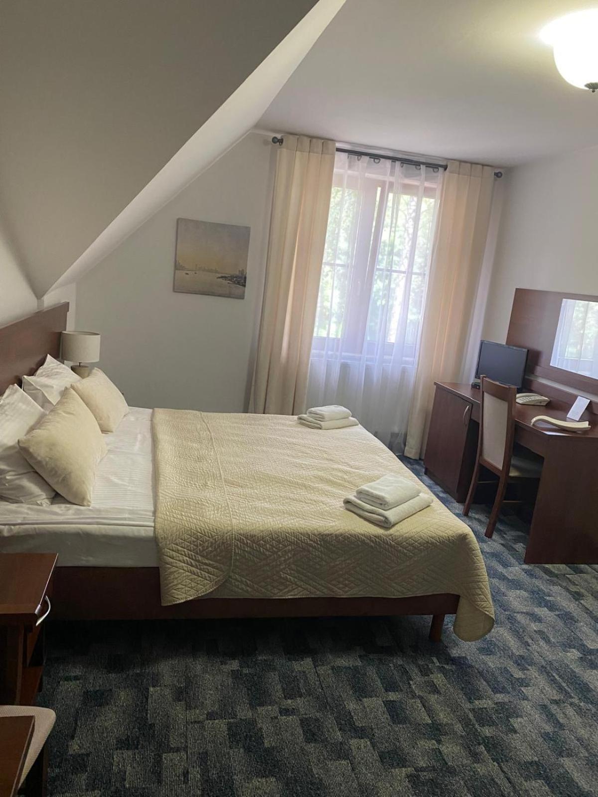 Hotel Restauracja Cztery Pory Roku Orneta Bagian luar foto