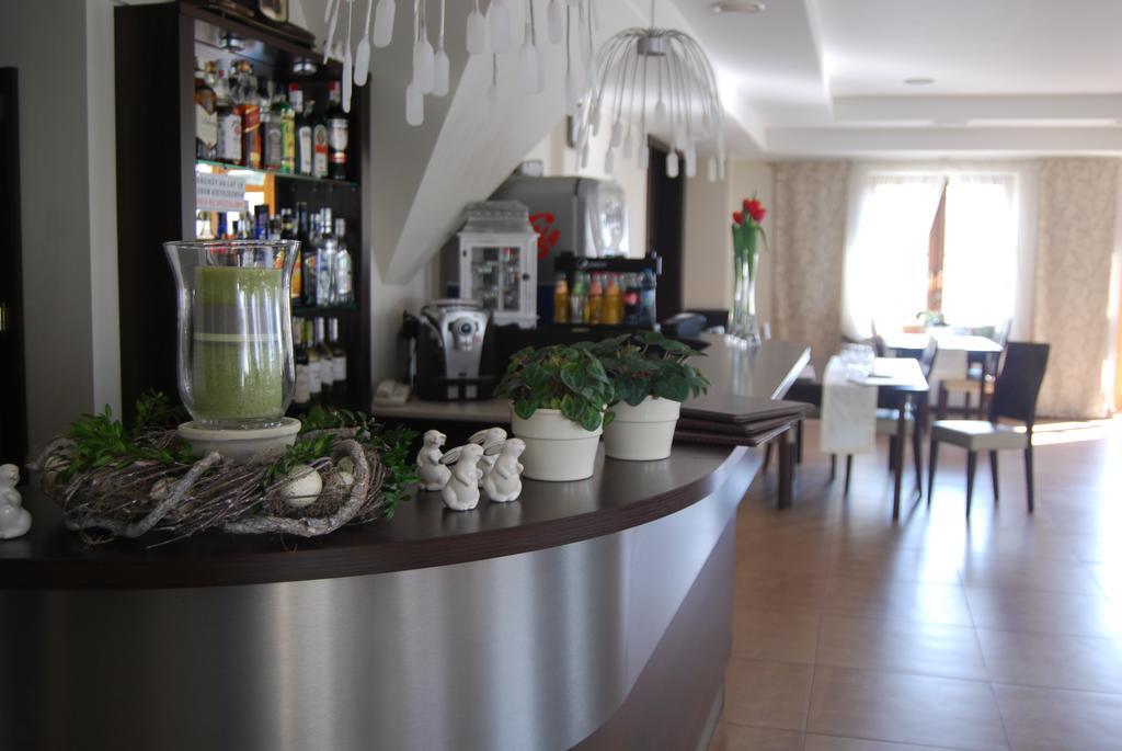 Hotel Restauracja Cztery Pory Roku Orneta Bagian luar foto